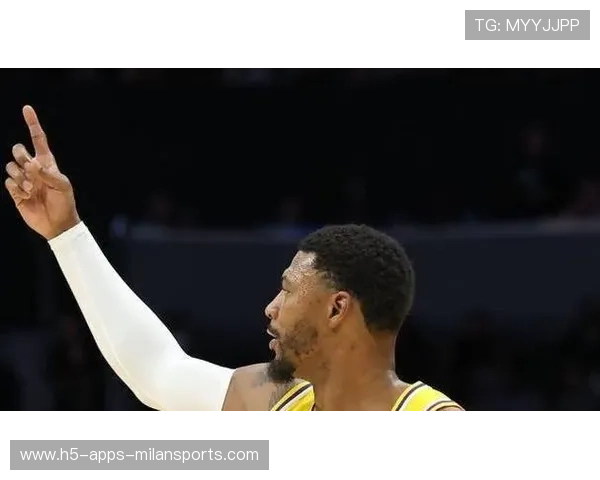 斯马特关键抢断反击，湖人后场统治力引领胜利