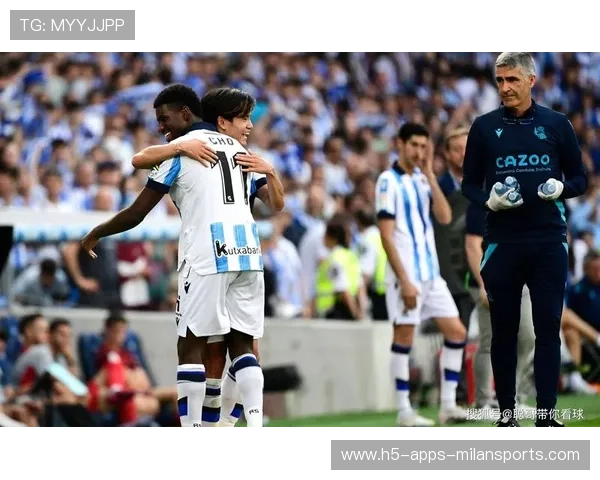 塞维利亚边路回敲制造绝佳射门——边线艺术引领现代进攻