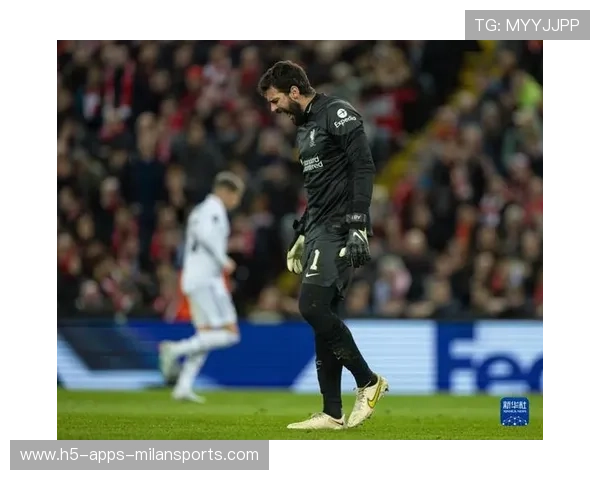 维尼修斯挑射越过门将轻巧入网